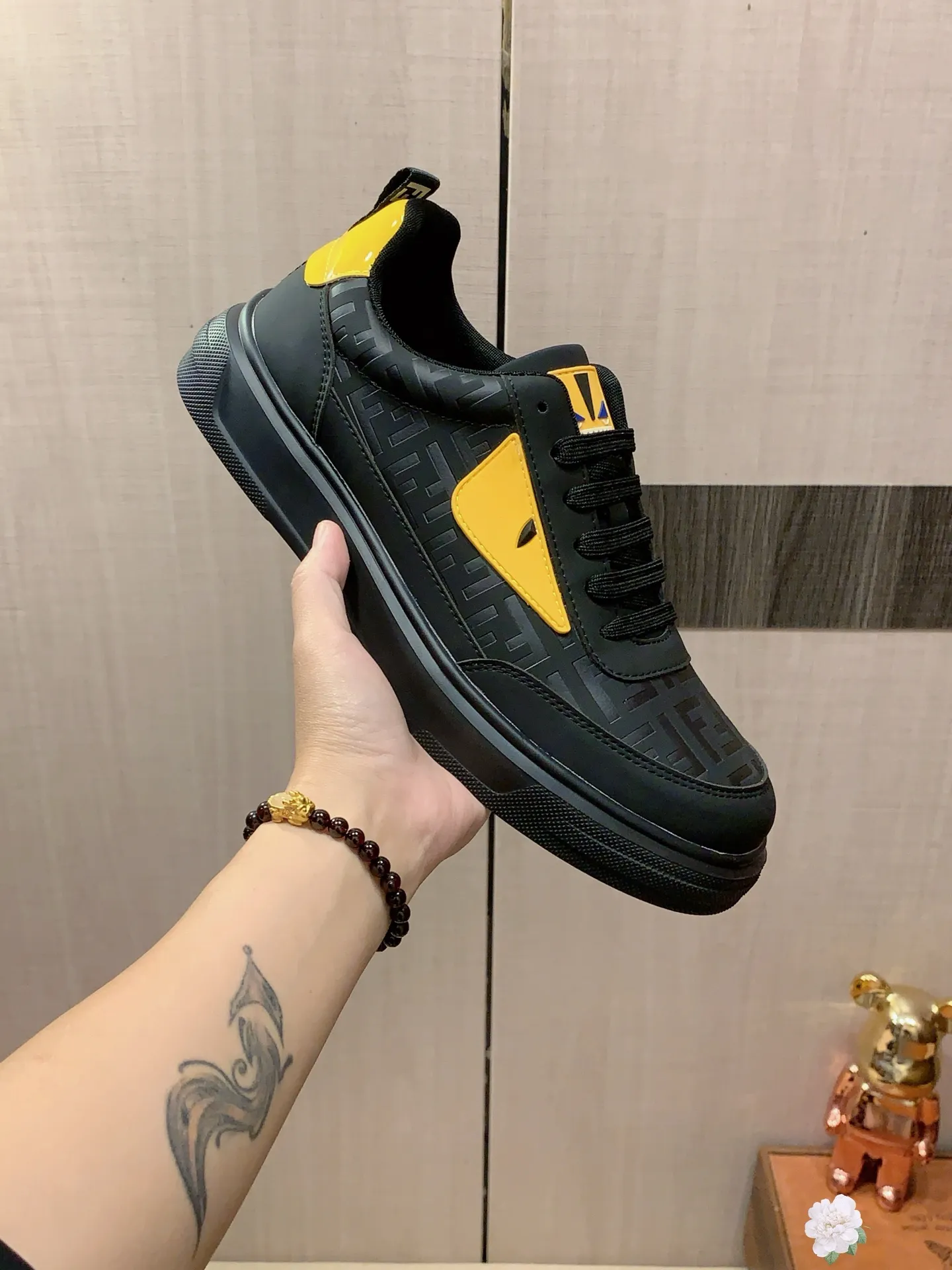 Men's men's shoes💰420💰💰🎩🎩[Lightning][Lightning] "FENDI*" latest • popular casual shoes, top brand [seduce] luxury ~ purchasing agency, top ~ quality. [Strong] The upper is made of imported breathable cowhide with fabric material ➕ Breathable sheepskin feet (•) and fine workmanship. The original stylish and stylish soft rubber wear-resistant and non-slip outsole is light and comfortable on the feet. The real thing looks better when photographed in person. 111: code: 38-44, 3️⃣ colors selected